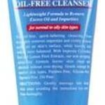 Kiehls - Ultra Facial Oil-Free Cleanser - Cleansing Skin Foam - Afbeelding 2