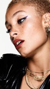 Revlon So Fierce Vinyl Eyeliner - 860 Midnight Mystery - Afbeelding 7