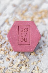 Shampoo Solidu The Pink Stang Ylang Ylang Pioenroos (65 g) - Afbeelding 3