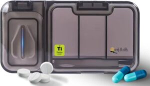 Pillensnijder | Pillenslijter en Pillenhouder van Snij&Slik â€“ Innovatief 2-in-1 Ontwerp en een Slimme Oplossing Door zijn Gebruiksgemak | Veiligheid | Duurzaam en Compact | Formaat van 11,9 x 6,3 x 1,8 cm | Roze - Afbeelding 3