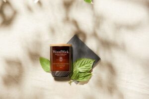 WoodWick ReNew Tomato Leaf & Basil Large Candle - Afbeelding 4