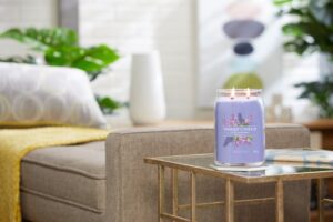 Yankee Candle - Lilac Blossoms Signature Large Jar - Afbeelding 2