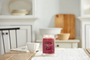 Yankee Candle - Black Cherry Signature Large Jar - Afbeelding 3