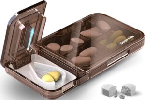 Pillensnijder | Pillenslijter en Pillenhouder van Snij&Slik â€“ Innovatief 2-in-1 Ontwerp en een Slimme Oplossing Door zijn Gebruiksgemak | Veiligheid | Duurzaam en Compact | Formaat van 11,9 x 6,3 x 1,8 cm | Bruin - Afbeelding 10