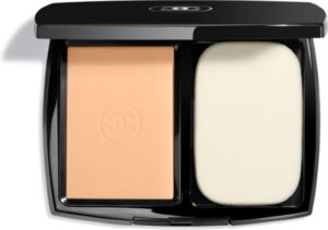 Chanel Ultra Le Teint Compact Spf15 B50