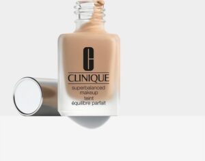 Clinique Foundation Superbalanced Makeup CN42 Neutral - Afbeelding 4
