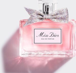 Miss Dior 2017 Eau De Perfume Spray 50ml - Afbeelding 3