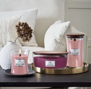 Woodwick Wild Berry & Beets Medium Candle - Geurkaars - Afbeelding 3