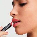 Rimmel London Lasting Finish lippenstift - 145 Peach Petal - Mat - Afbeelding 4