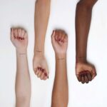 essence cosmetics tiny tip liner waterdicht Deep Black 01, 1,1 ml - Afbeelding 3