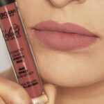 Deborah Milano Fluid Velvet Mat Lipstick - 02 Romantic Pink - Afbeelding 2