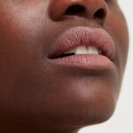 Gosh - Velvet Touch Lipstick - Rtěnka 4 g 003 Matt Antique - - Afbeelding 4