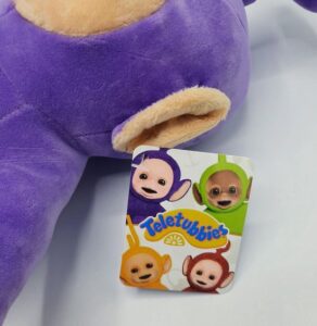 Teletubbie Pluche Knuffel - Tinky Winky Paars 30-36 cm - 100% Gerecycled Vulling - Teletubbies - Afbeelding 2