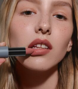 MÁDARA Velvet Wear Matte Cream Lipstick #36 Aura - shea butter - vegan - Afbeelding 4