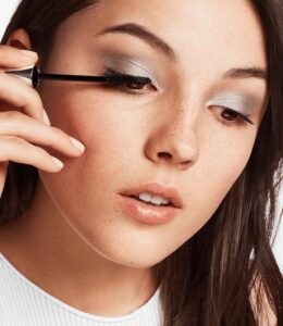 Clinique Eye Make up High Impact Mascara Dramatic Lashes On Contact 02 BlackBrown - Afbeelding 2