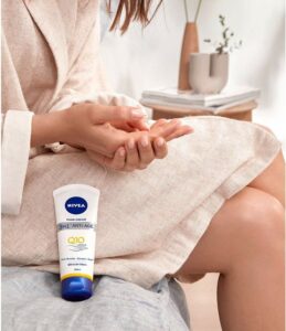 Q10 Anti-aging Hand Care By Nivea 100 Ml - Afbeelding 2