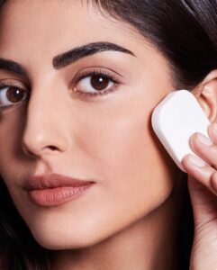 Max Factor Facefinity Compact Foundation - 02 Ivory - Afbeelding 3