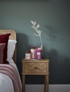 Woodwick Wild Berry & Beets Large Candle - Geurkaars - Afbeelding 4