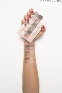 Maybelline New York - The Blushed Nudes Palette - Oogschaduw palette met 12 Nude Kleuren Oogschaduw - Afbeelding 3