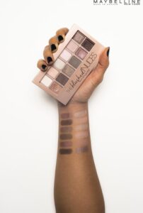 Maybelline New York - The Blushed Nudes Palette - Oogschaduw palette met 12 Nude Kleuren Oogschaduw - Afbeelding 4