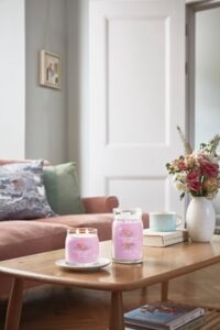 Yankee Candle - Hand Tied Blooms Signature Medium Jar - Afbeelding 2