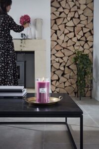 Woodwick Wild Berry & Beets Large Candle - Geurkaars - Afbeelding 3