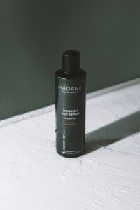 MÁDARA Nourish And Repair Shampoo 250 ml - voor beschadigd haar - Afbeelding 2