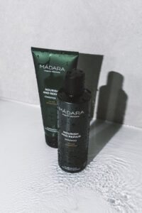 MÁDARA Nourish And Repair Shampoo 250 ml - voor beschadigd haar - Afbeelding 3