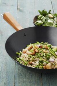 Point-Virgule Wokpan - Carbonstaal - Met Anti-aanbaklaag - Met Bamboe Handvat - 30cm - Afbeelding 3