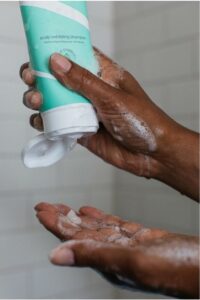 Boucleme Scalp Exfoliating Shampoo 250ml - Anti-roos vrouwen - Voor Alle haartypes - Afbeelding 2