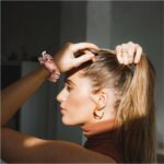 Bellody - Scrunchie Haargummie Silk Met Logo - Roze - Afbeelding 2