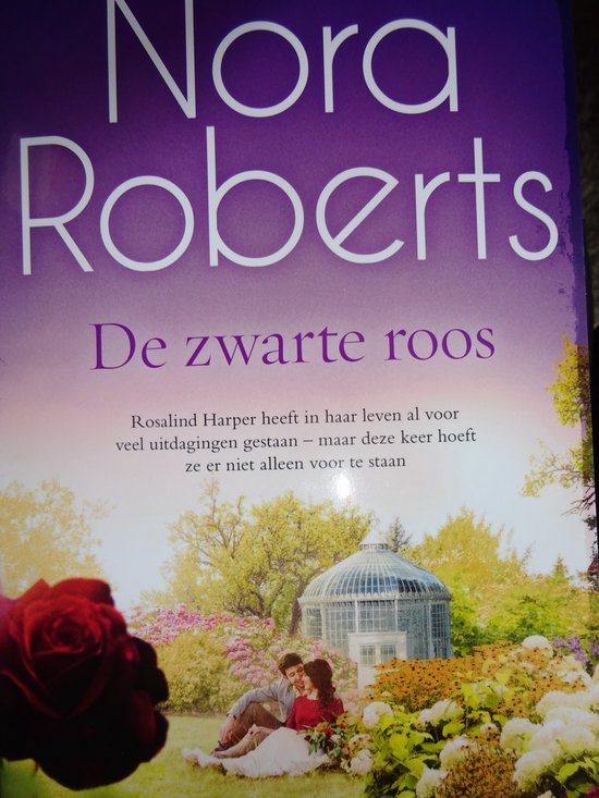 550x733-11 De zwarte Roos Nora Roberts - Afbeelding 1